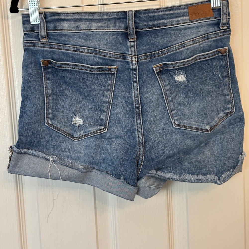 Judy Blue Distressed Denim Jean Shorts Women’s Size Medium Jeans Trendy - Picture 2 of 8